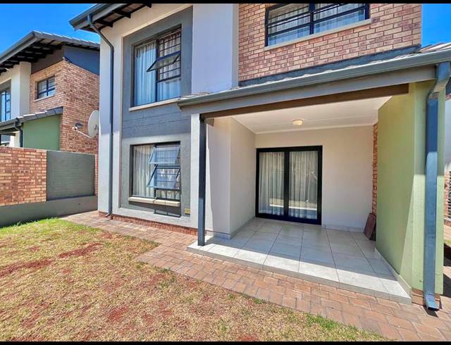 3 BEDROOM TOWNHOUSE FOR SALE IN AMBERFIELD